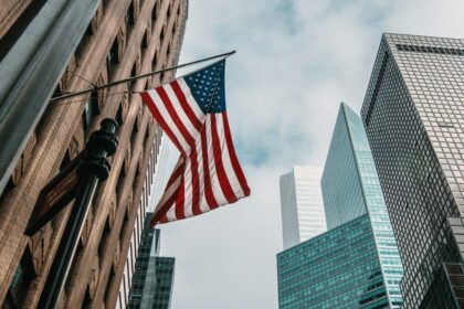 米超党派議員、200ドル未満のステーブルコイン決済を非課税化へ草案発表