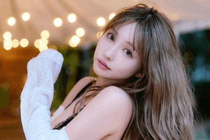 三上悠亜、公式ミームコイン「MIKAMI」販売開始──2.7億円相当の資金流入