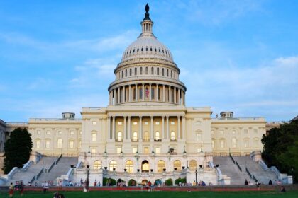 米上院、「GENIUS法案」を可決──仮想通貨業界・財界から相次ぐ反応