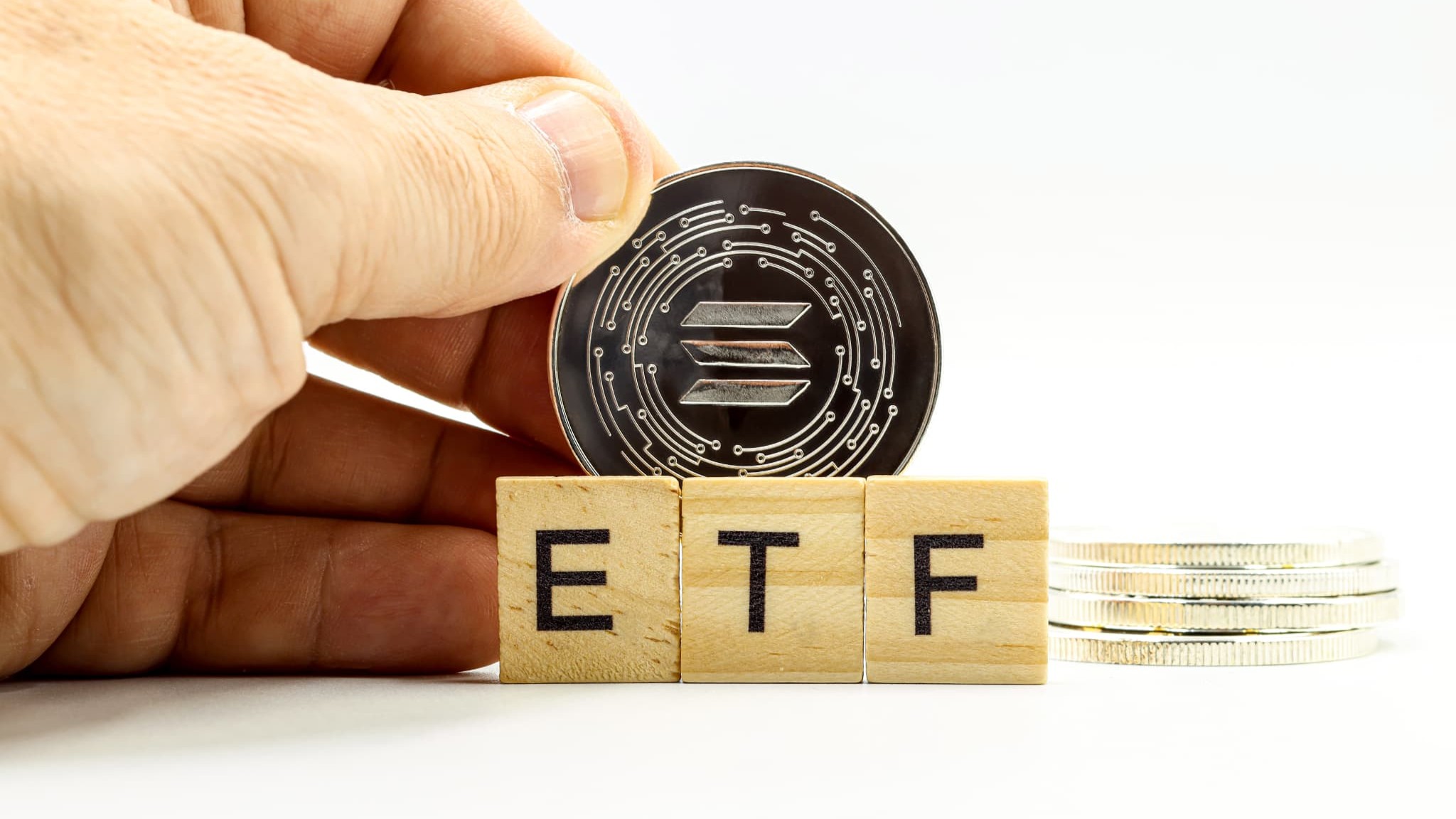 米国初のソラナ現物ステーキングETF「SSK」取引開始──初日の取引量2,000万ドル