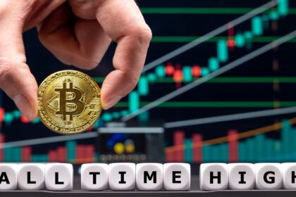 ビットコイン、史上最高値更新　一時12万4,500ドル突破──FRB利下げ期待が背景