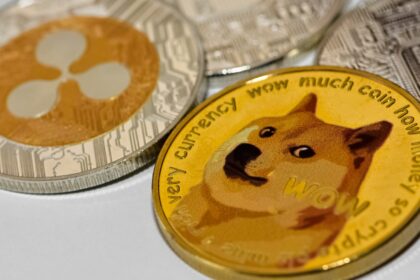 ドージコインETF・XRP現物ETFが米国初上場──初日取引は予想超えの好発進