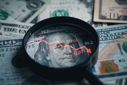 米地銀2行の信用不安が市場に波及──円・ゴールドなど安全資産に資金流入