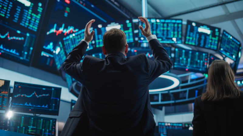 仮想通貨保有企業に逆風──MSTR・メタプラネット株価が軒並み急落、エバーノースXRPで121億円損失