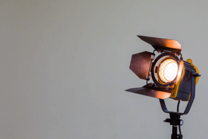 仮想通貨セクター、30日間で明暗くっきり──プライバシー関連86%急騰、NFT・ステーキングは2桁下落