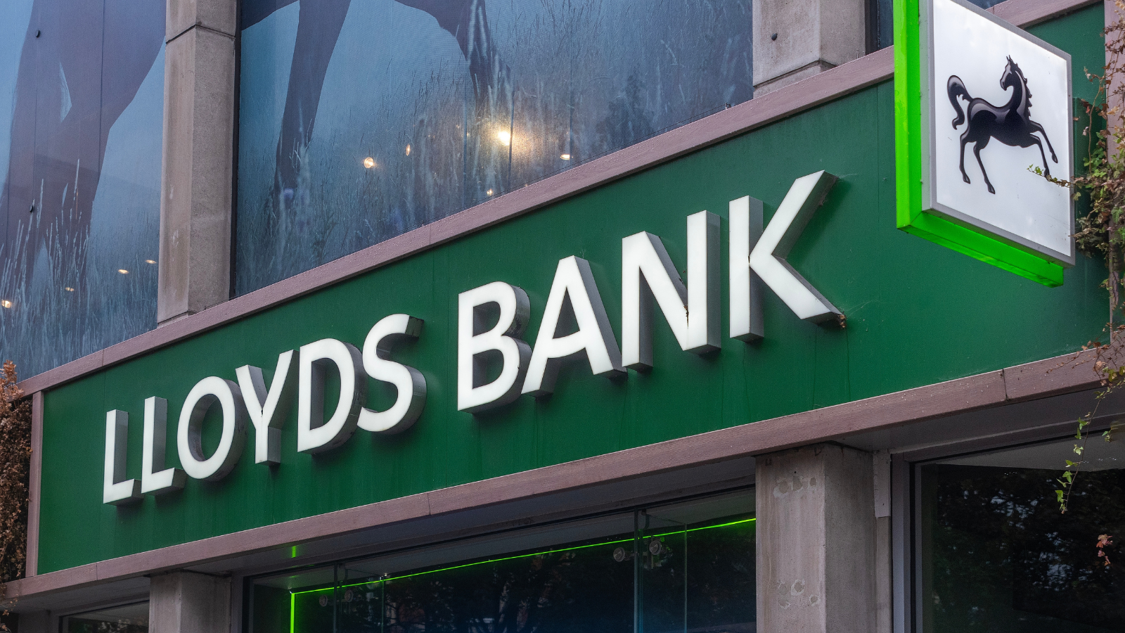 英大手銀とVisa、ステーブルコインUSDCで国際決済──週末も1時間以内に着金
